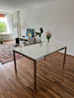 Schöner weißer Tisch, Hochglanz + 3 Stühle Düsseldorf - Golzheim Vorschau