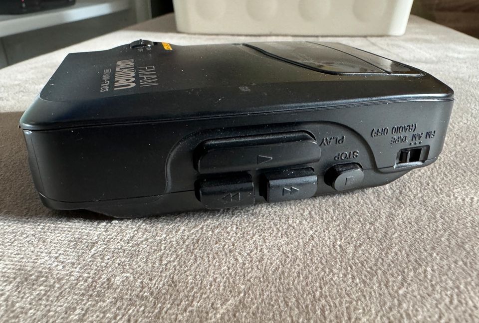 Sony Walkman WM-FX103 tragbarer Kassettenplayer Radio + Kopfhörer in Halle