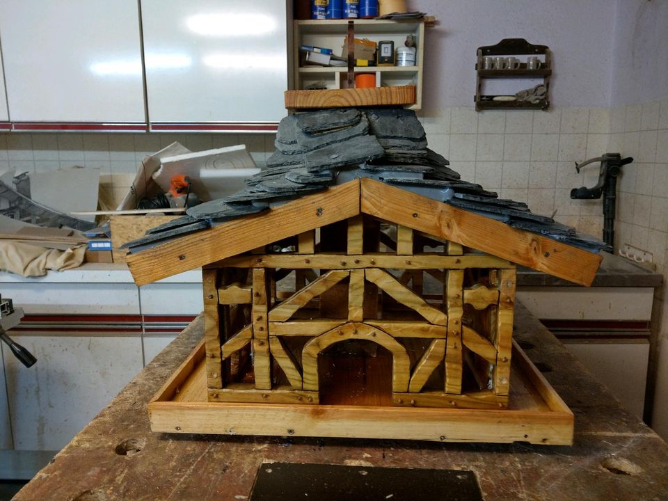 Vogelfutterhaus im Fachwerkstil in Odenbach