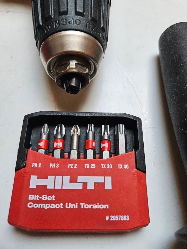 Hilti Akkuschrauber SF 14-A Ladegrät C 4/36-90, 2X Akku in Hainburg