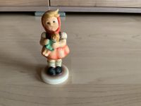 Goebel Hummel Figur 239/B 239 / B aus 1967  Mädchen mit Puppe Kr. Altötting - Neuötting Vorschau