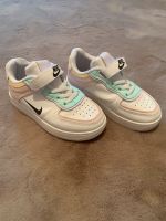 Mädchen Sneaker Nike gr.28 Nordrhein-Westfalen - Delbrück Vorschau