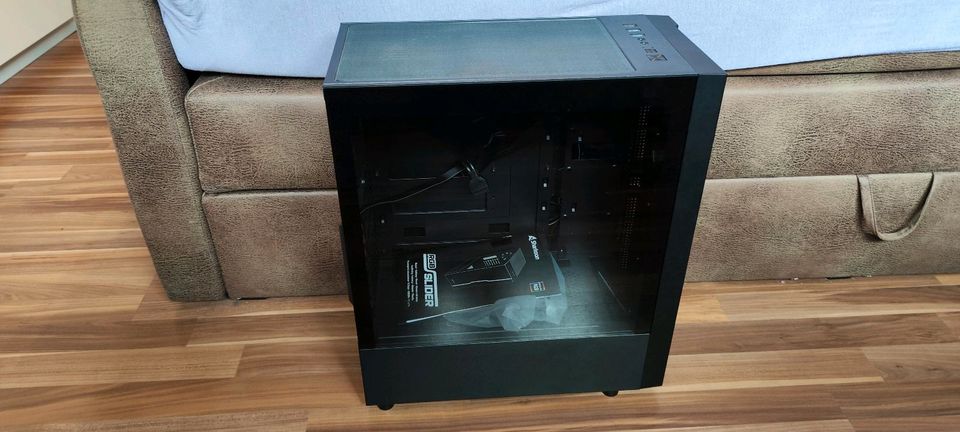 ‎Sharkoon RGB Slider, ATX PC Gehäuse, Case in Waldshut-Tiengen