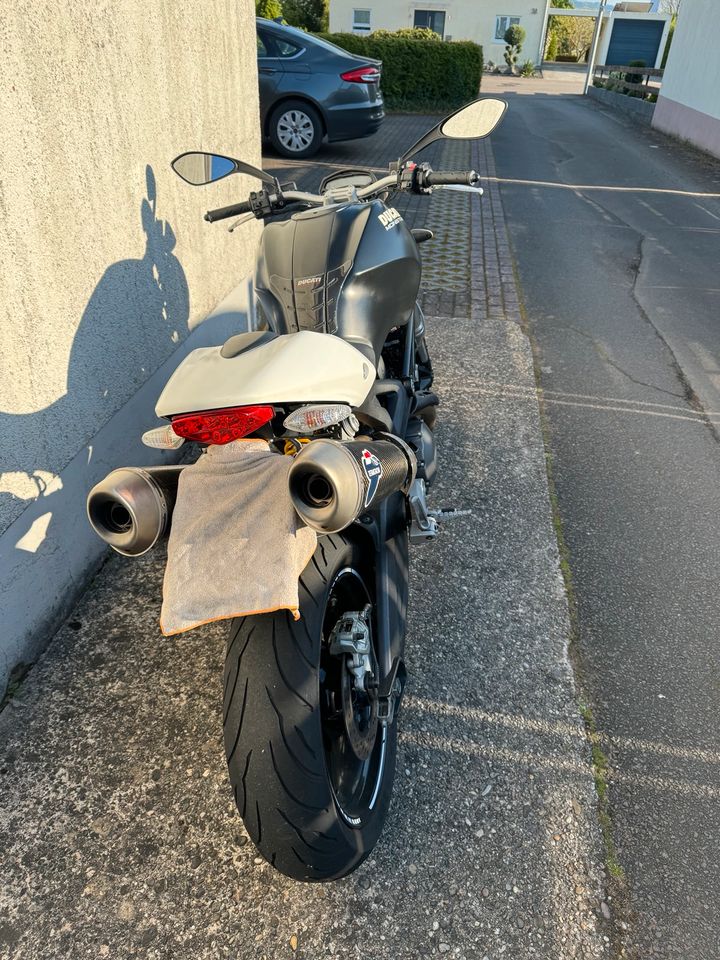 Ducati Monster 696 in Weilerbach