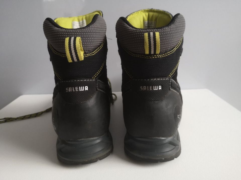 Herren Wander Schuhe SALEWA GTX MTN Trainer Gr 41 schwarz Leder in Erkrath