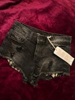 Kurze Hose in schwarz mit Etikett München - Allach-Untermenzing Vorschau