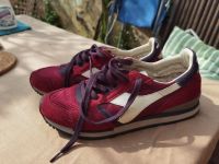 Traumhafte Original Diadora Heritage, Sneaker, weinrot 42,5, rare Köln - Nippes Vorschau