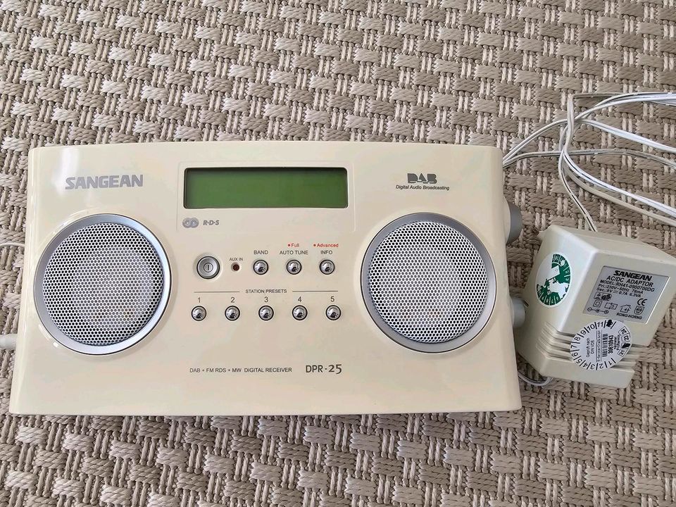 Radio Sangean ,mit Netzteil in Biberach an der Riß