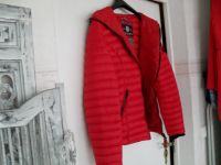 Steppjacke Rot Winterjacke kurze Jacke Sachsen - Riesa Vorschau