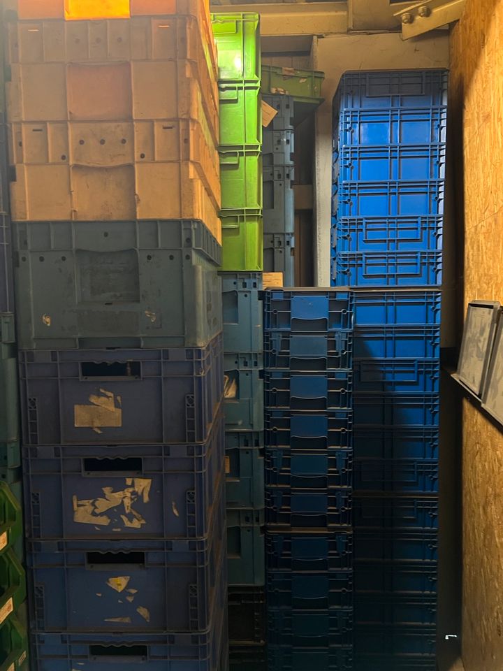 Lagerkisten über 600 Stück Eurobox Transportbox Lagerbox in Remshalden