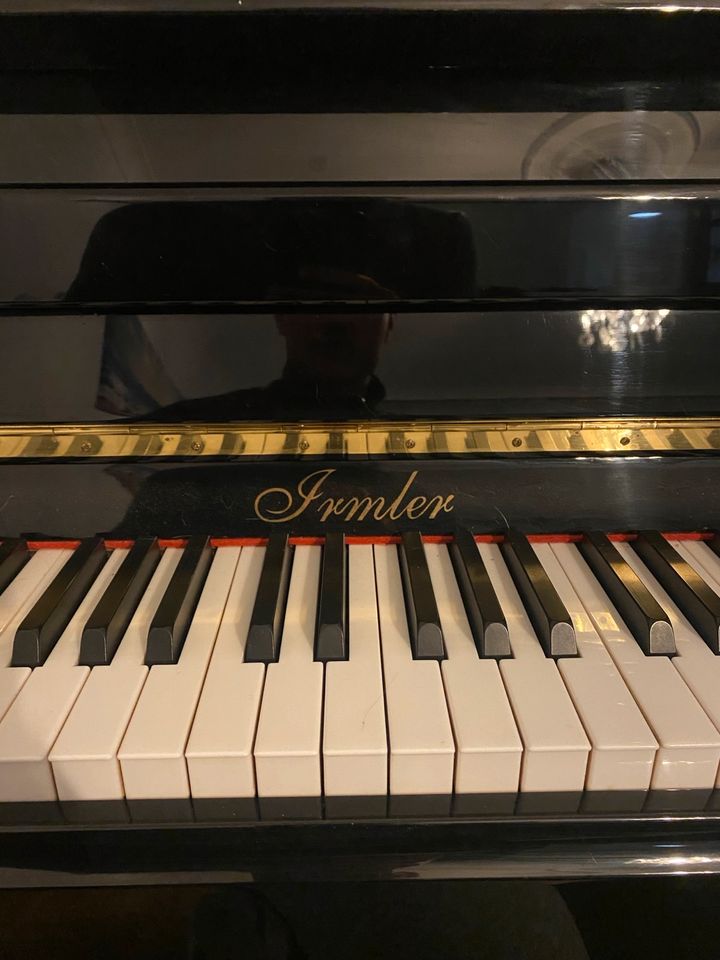 Irmler Klavier Model 108 schwarz in Gröbenzell