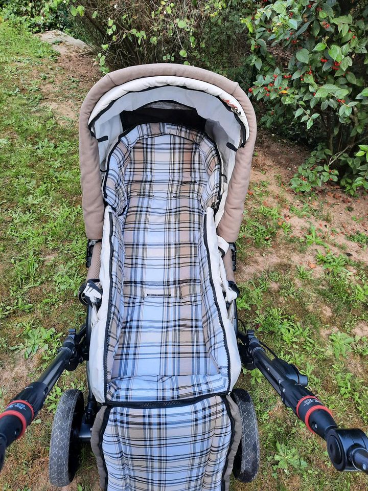 Hartan Topline S Kinderwagen mit Fußsack und weiterem Zubehör in Regenstauf