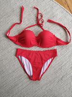 Bikini in greller Farbe Rot/Koralle Größe M Hessen - Rabenau Vorschau