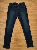 Blaue 710 Super Skinny Levi's Jeans in Größe 29/30 München - Bogenhausen Vorschau