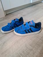kinder adidas sneaker turnschuhe blau schwarz Gr 27 klettverschlu Niedersachsen - Schortens Vorschau