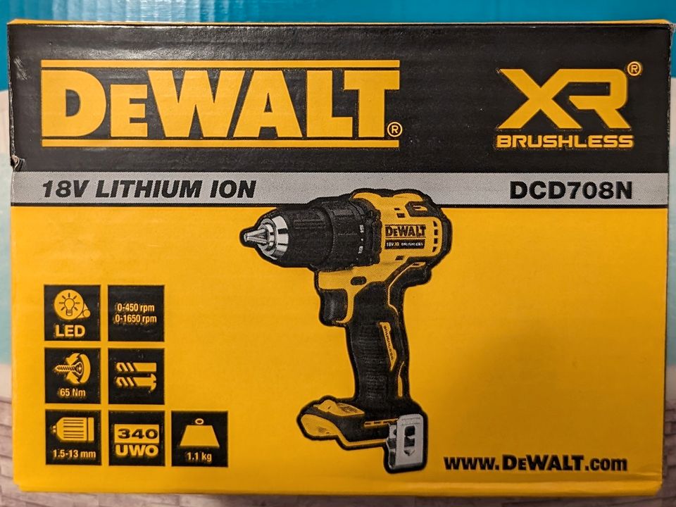 Dewalt Akku-Bohrschrauber 18V XR 65 Nm DCD708N NEU in Düsseldorf