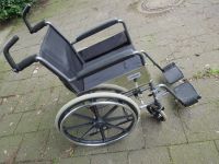 Rollstuhl in sehr gutem Zustand, leicht und faltbar  !! Nordrhein-Westfalen - Langenfeld Vorschau