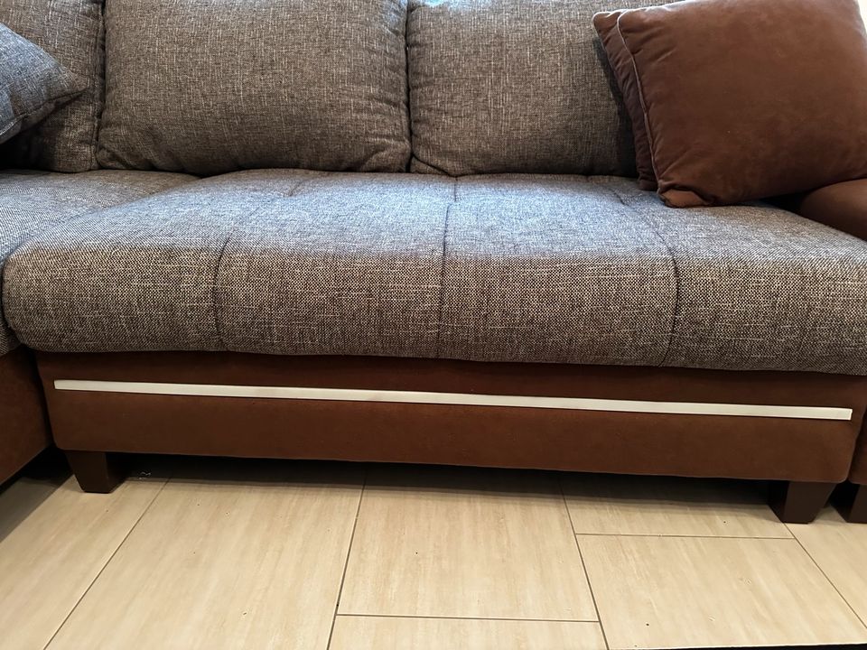 Couch mit LED/Bluetooth Funktion (Defekt) in Köthen (Anhalt)