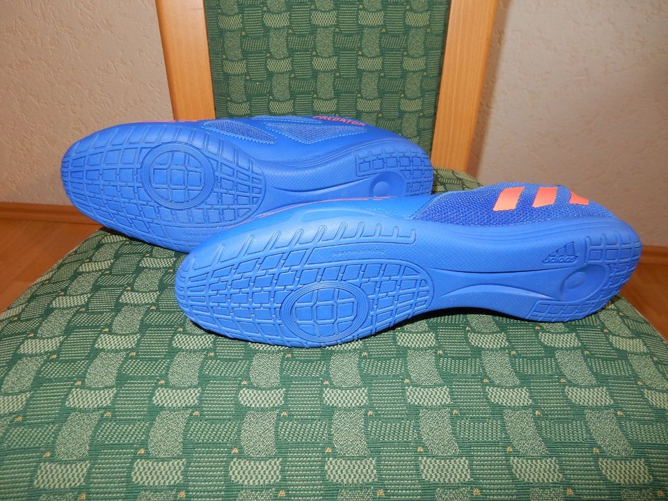 Adidas Hallenschuhe / Fußball Gr. 42 (ungetragen) in Erxleben (bei Haldensleben)