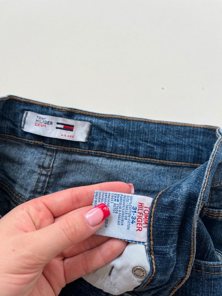 Jeans von Tommy Hilfiger in Neumünster