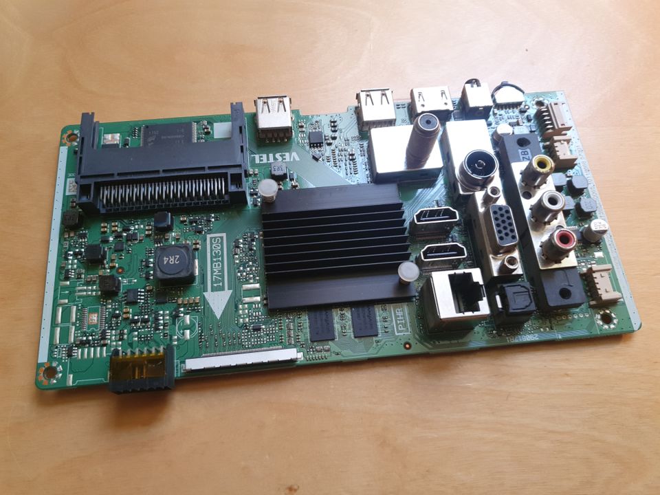 MAINBOARD BOARD D50U600M4CWII TV TELEFUNKEN 50 ZOLL in Dresden