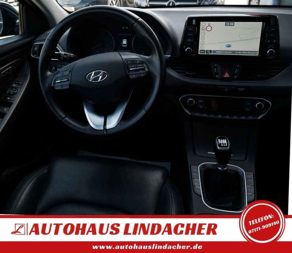 Hyundai i30 1.6 CRDI Premium +LED +Leder in Schwäbisch Gmünd