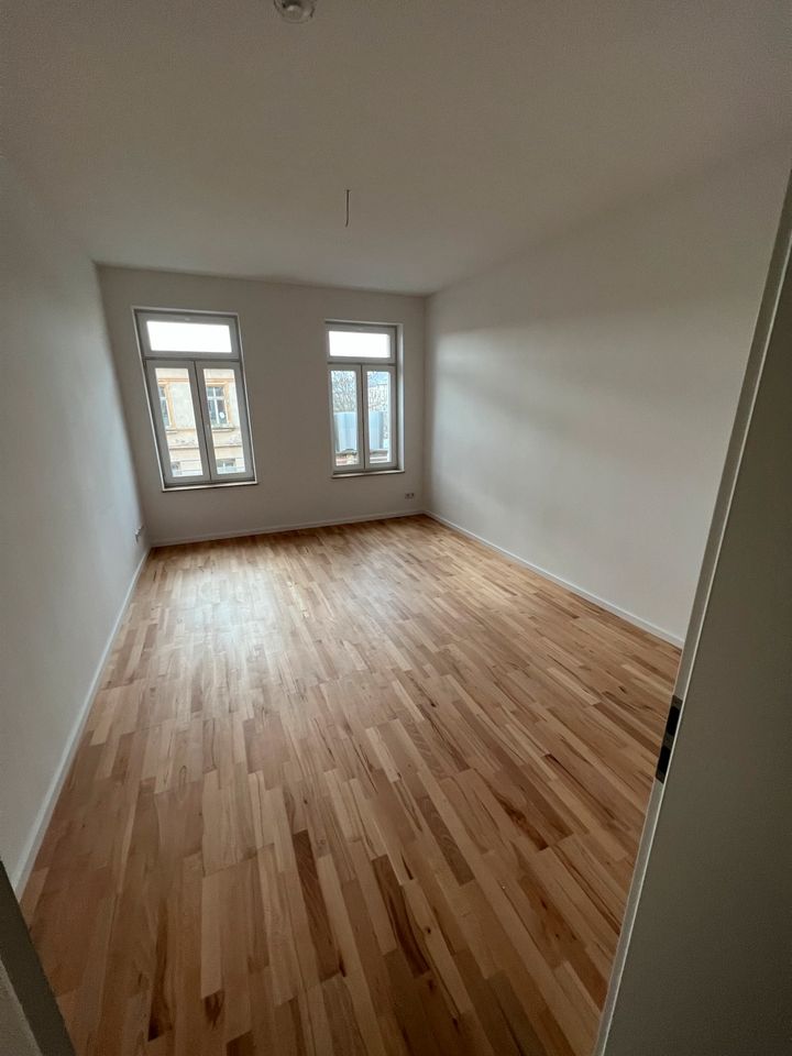 +++ ERSTBEZUG nach Kernsanierung (6)// 3 Zimmer // Balkon // Parkettboden +++ in Chemnitz