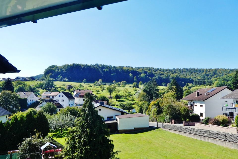 GANESHA-IMMOBILIEN...schöne 4-Zimmer ETW mit tollem Fernblick zu verkaufen in Breuberg