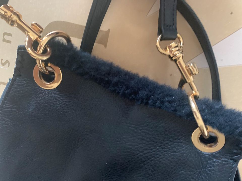 UGG Tasche schwarz in Hümmerich