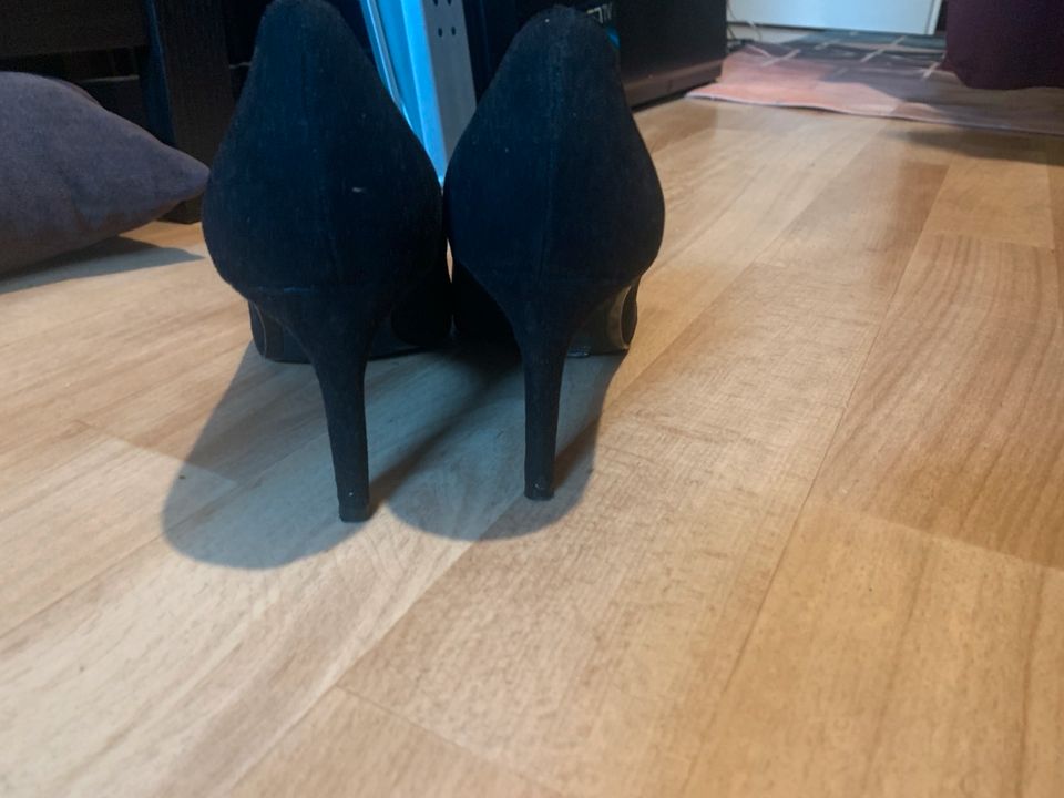 Pumps/ Hackenschuhe / Schuhe mit Absatz schwarz in Rostock