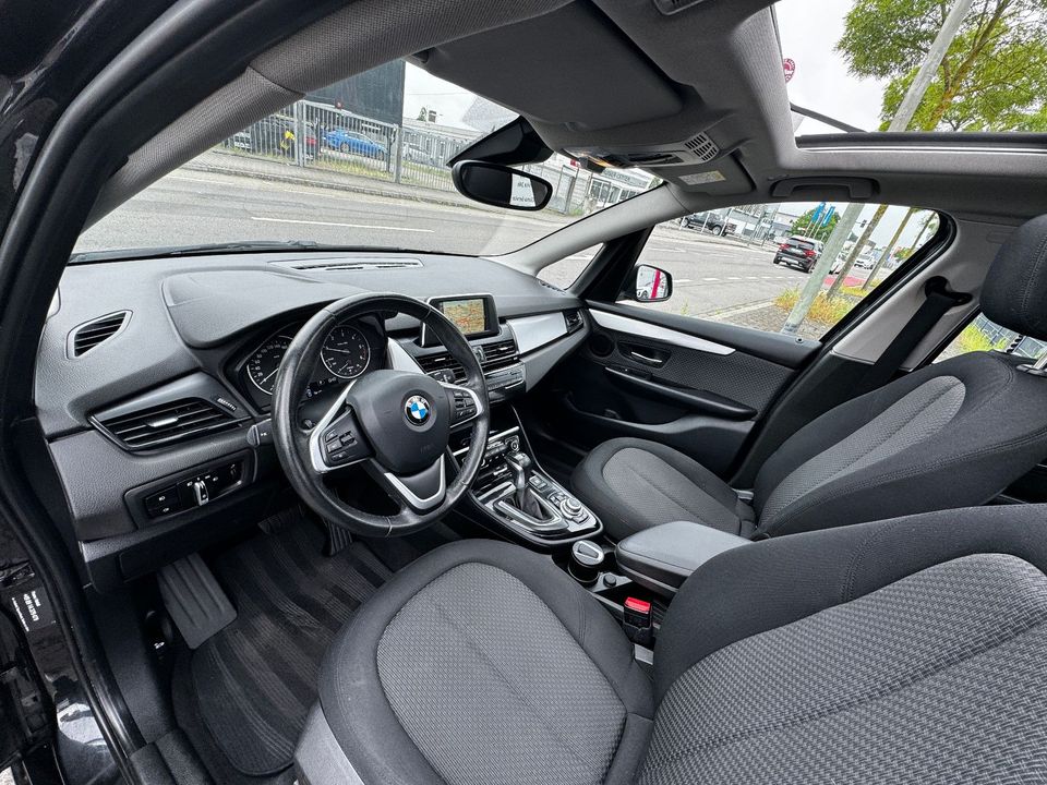 BMW 218d Active Tourer PANO LED NAVI FINANZIERUNG in Hanau
