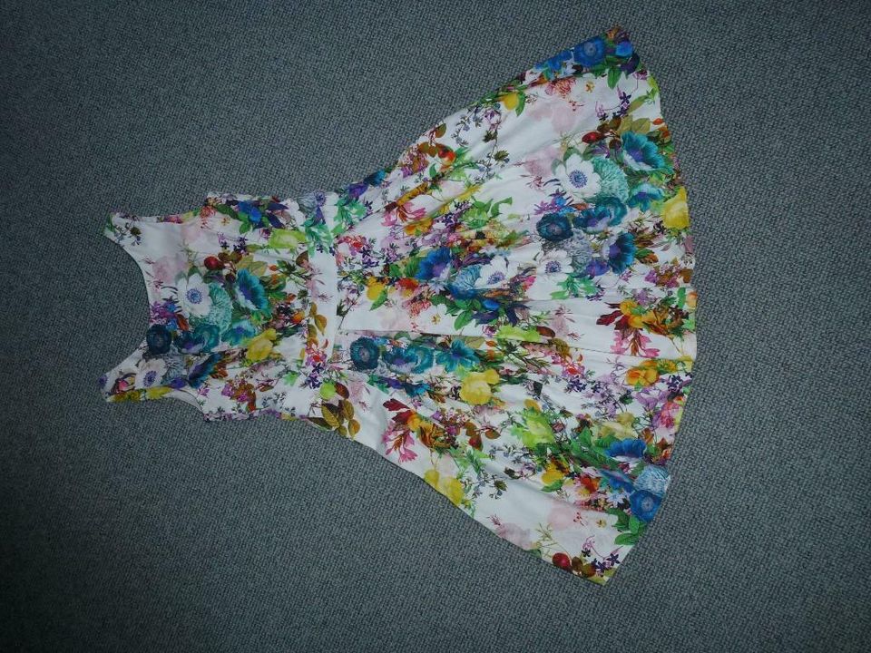 Hallhuber München Blumenkleid in Hagen