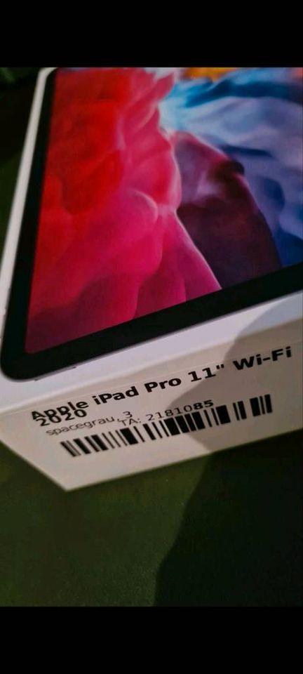 Apple iPad Pro 11" Wi-Fi 2020 512GB spacegrau - tip-top + Zubehör in Stuttgart