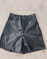 Lederhose+ Rock beides 10€ Stuttgart - Bad Cannstatt Vorschau