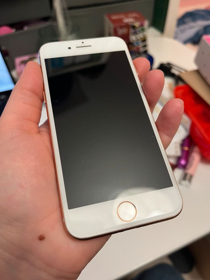 iphone 8 gold rosegold 64GB in OVP apple in Frankfurt am Main