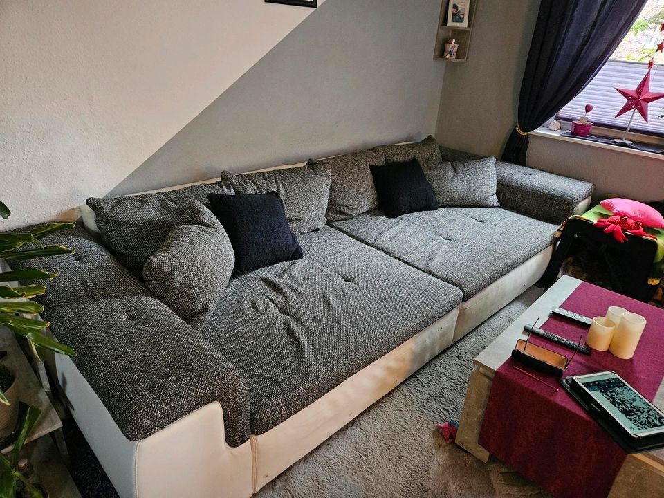 Couch grau/weiß in Lütjenburg