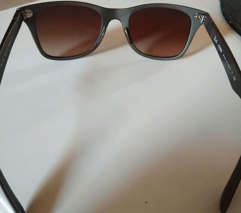 Original Ray-Ban Sonnenbrille RB4195 Liteforce, selten in Düsseldorf