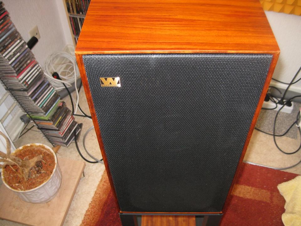 Wharfedale Linton mit orig. Ständer und Biophotone Regulatoren in Großkrotzenburg