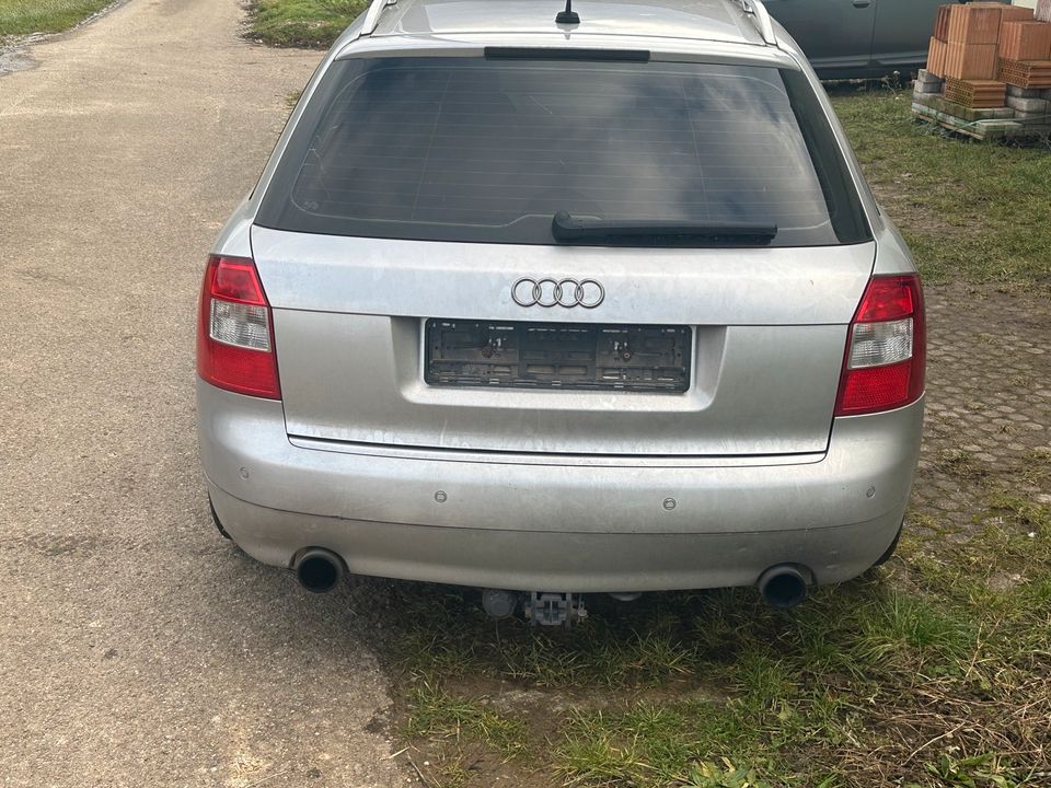 Audi A4 B6 Avant 1.8T S-line in Lauchringen