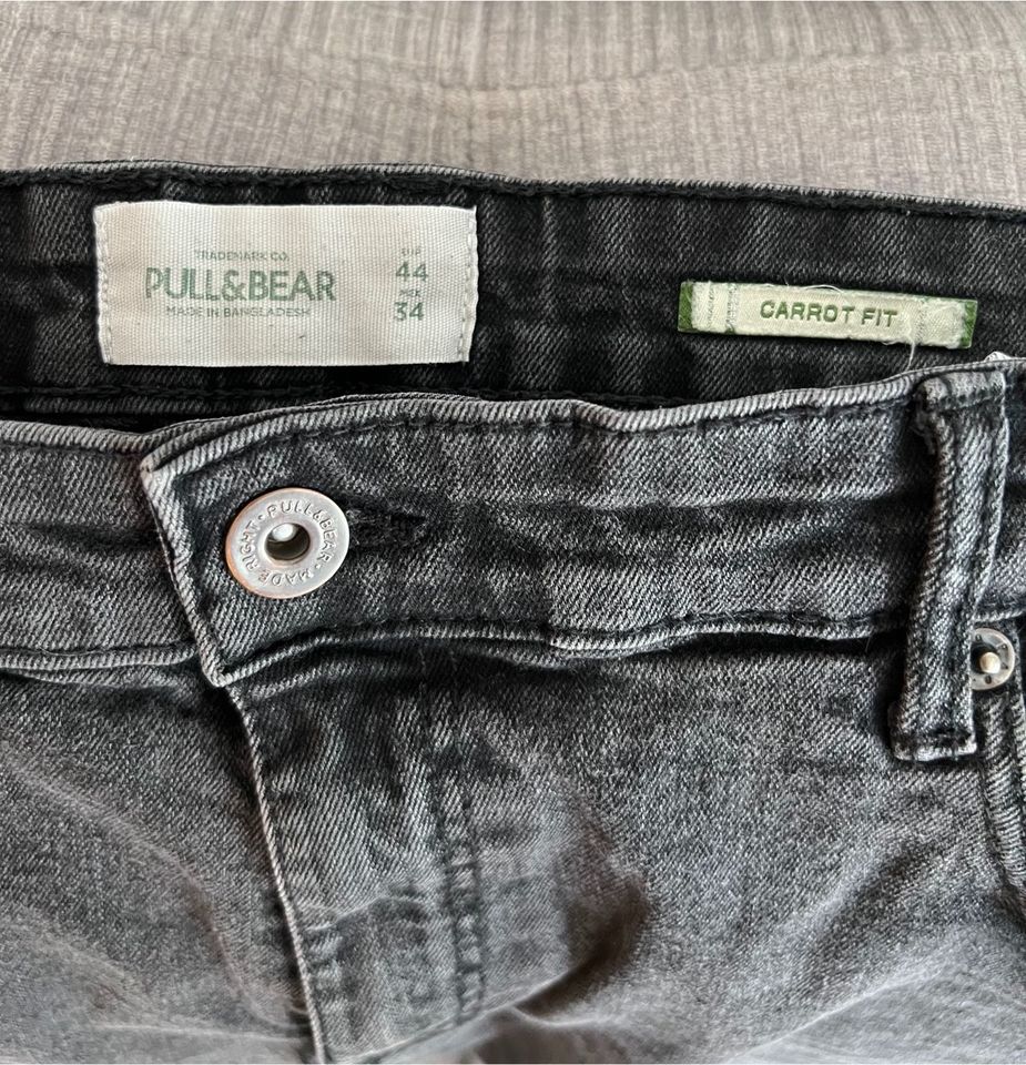 Jeans Pull and Bear Carrot Fit 44/34 in Hamburg