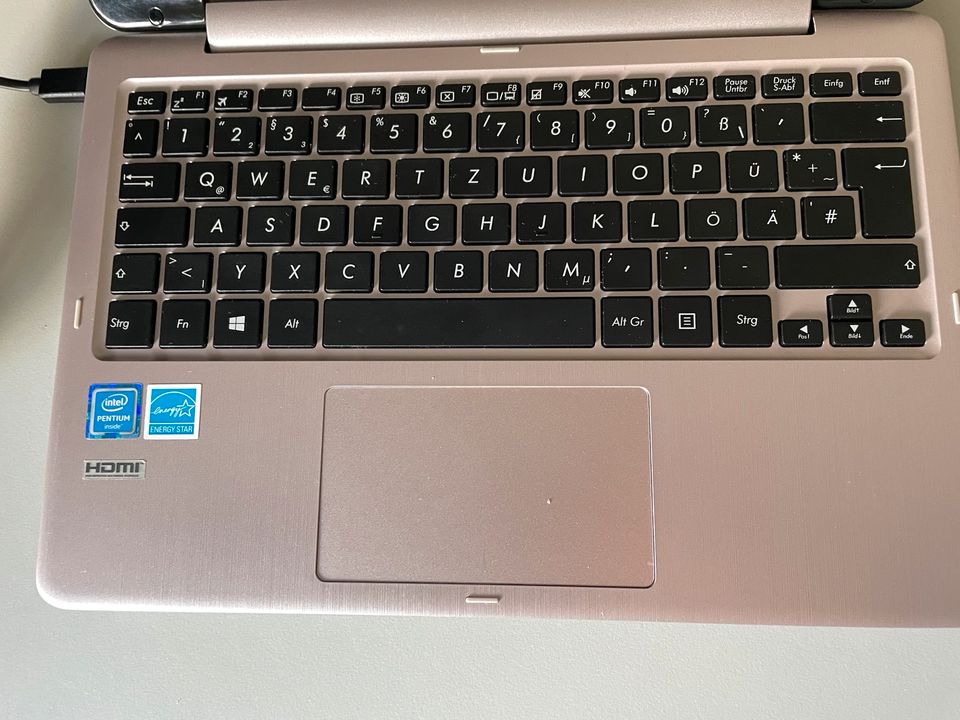 Asus TP200S Laptop Notebook Windows 10 2GB in Hamburg