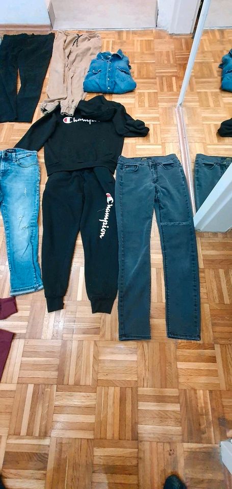 Kleiderpaket für Jungen Jeans Levis's  Adidas Nike ❤️ in Lünen