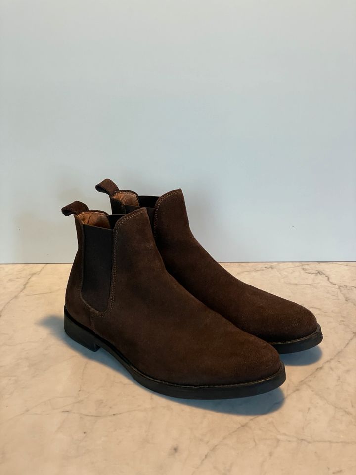 Chelsea Boots braun in 42 in Berlin