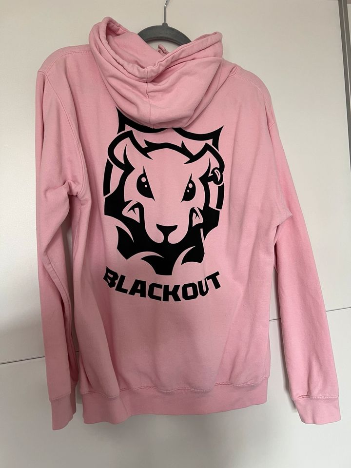 BLACKOUT Hoodie M in Emmerthal