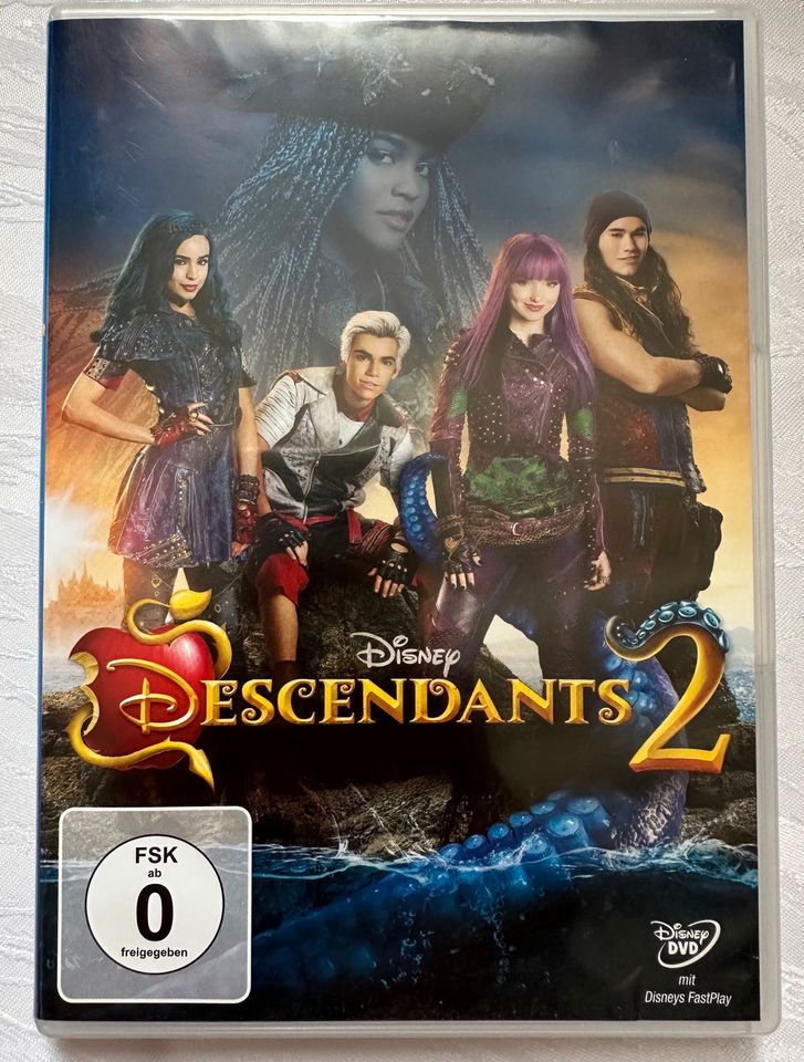 Disney Descendants 2 DVD Film Dove Cameron Fantasy in Saarbrücken