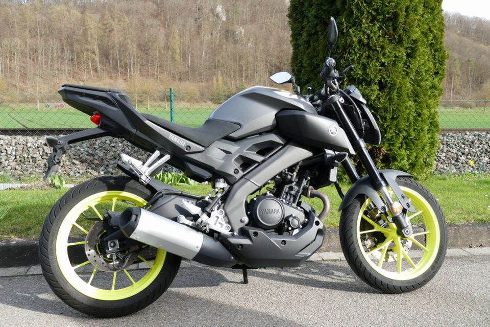 Yamaha MT 125 Top zustand Griffheizung in Schelklingen