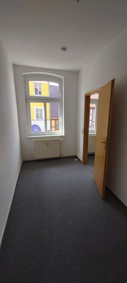 Schöne kleine 2-Zimmer Wohnung im Zentrum von Burg bei Magdeburg zu vermieten in Burg