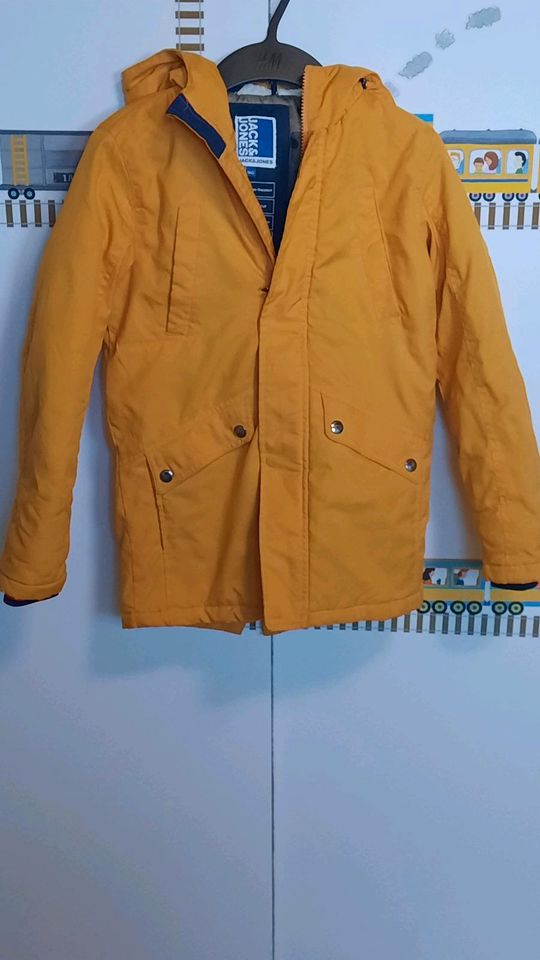 Jack & Jones senfgelbe Winterjacke Winterparka Gr.140 in Frankenthal (Pfalz)