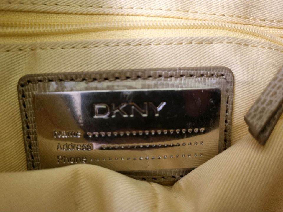 DKNY Umhängetasche Handtasche Beige in Lehrte