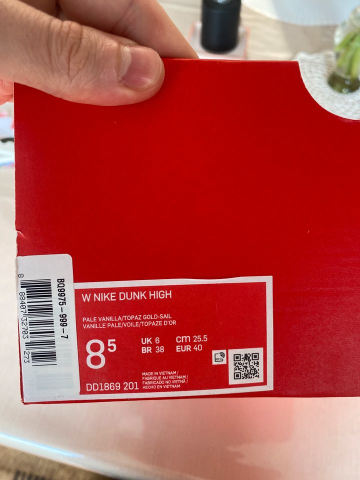 Nike Dunk High Pale Vanilla / EU 40 | Neu in Güstrow